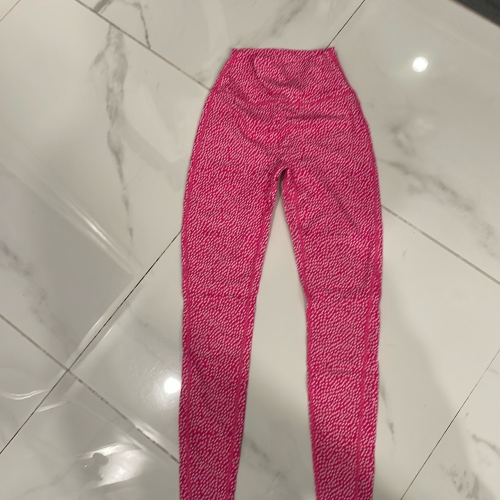 Buffbunny size small hot pink leggings 
Like NEW